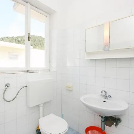 Okuklje 4912e * Babino Polje